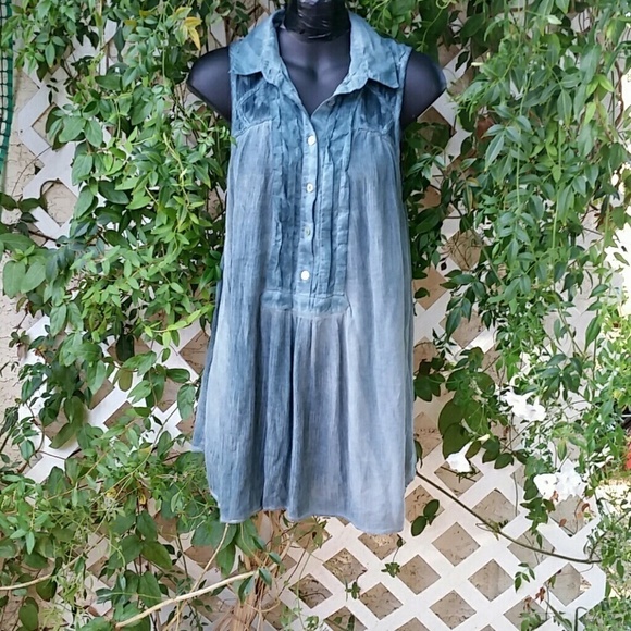 Free People top‎ - Picture 1 of 4